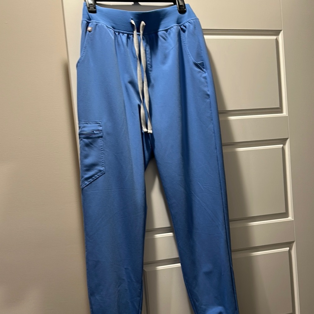 Women’s Figs Jogger Scrub Bottom in Ceil Blue
